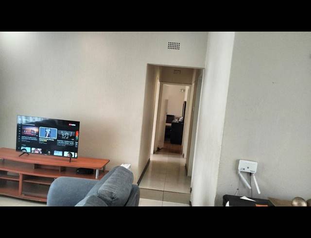 3 BEDROOM HOUSE FOR SALE IN LEONDALE